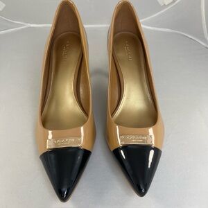 NWOT Coach Zan Nude/Black Patent Pointed Cap Toe Pumps Heels Sz 9